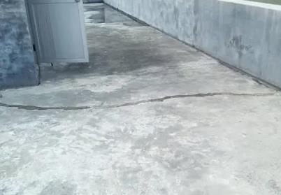 炉霍楼顶漏水维修公司分享下如何解决卫生间隐蔽部位漏水的问题?